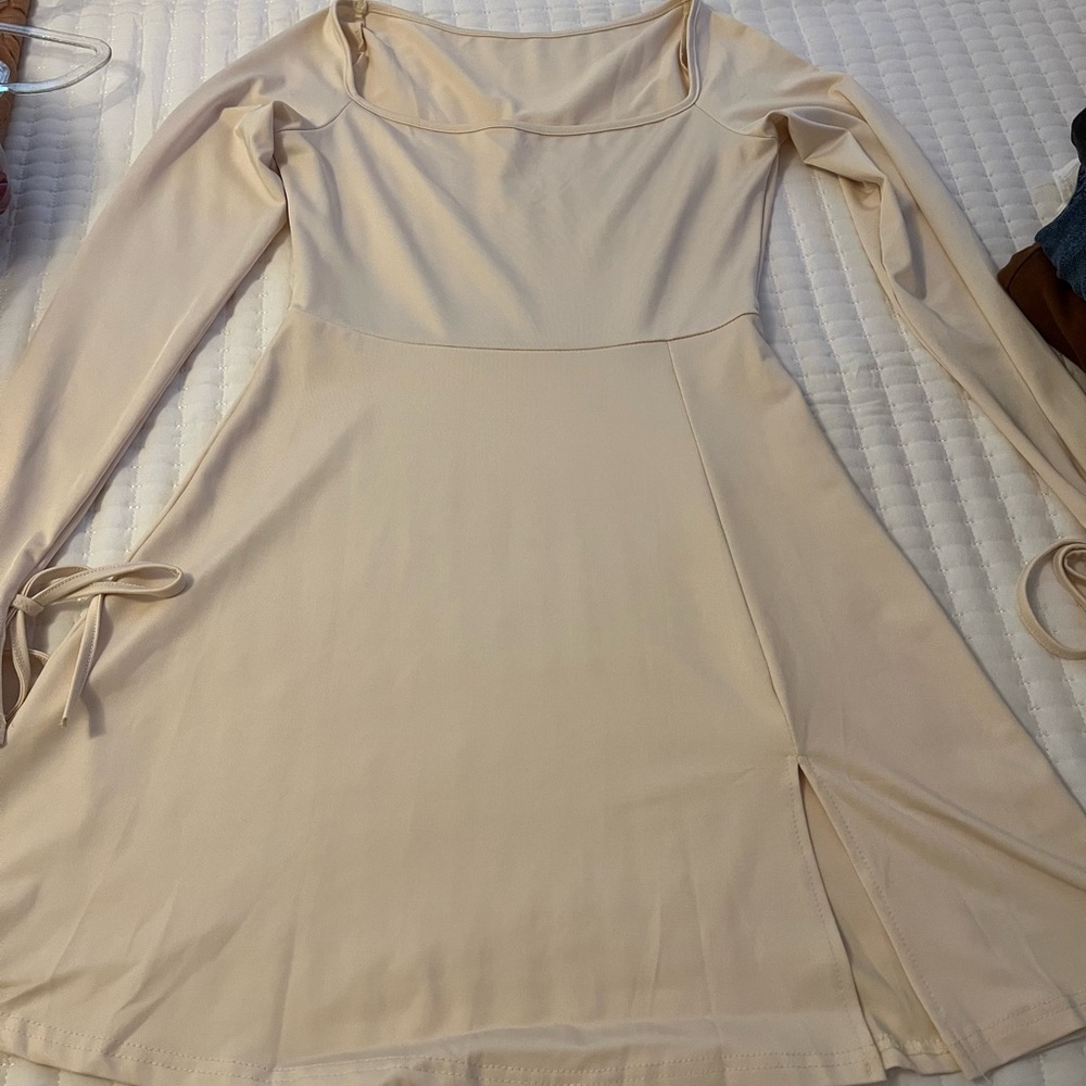 Elegant Cream Long Sleeve Dress